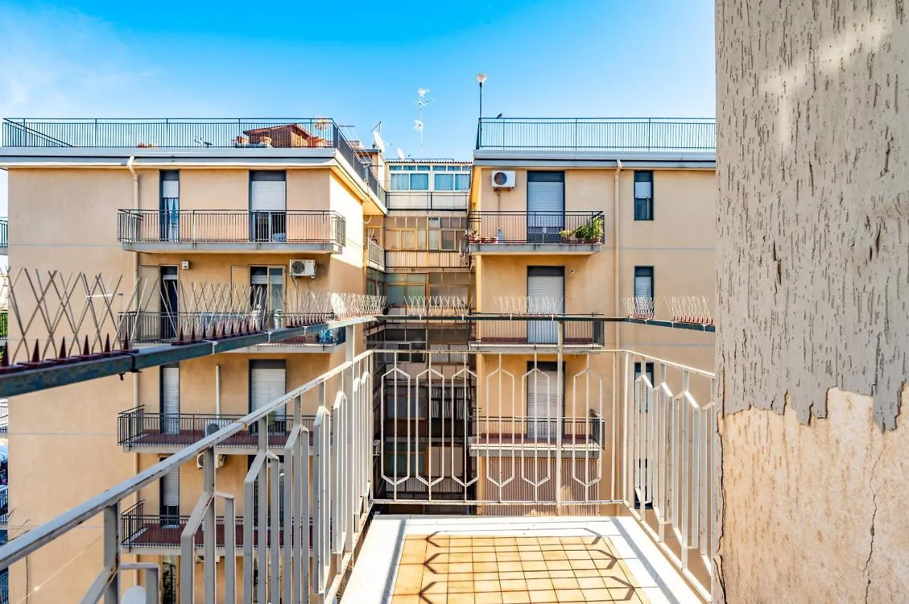 Catania Charme & Bright Apt - Balcony Apartment Italy